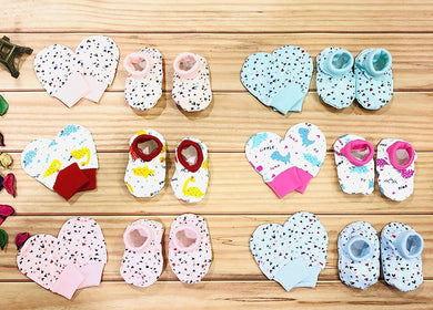 Fareto New Born Baby 6 Pairs of Mittens & 6 Pairs of Socks(Total Items:12)(0-3 Months)